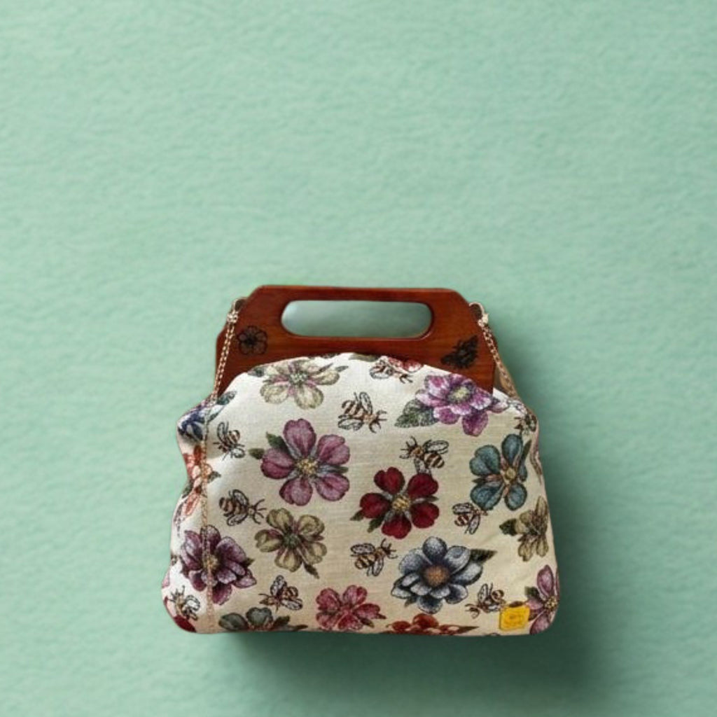 Thesathei Api – Borsa Gobelin con Manico in Legno Toscana